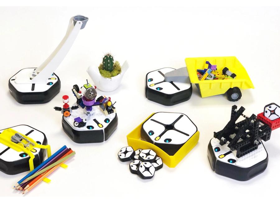 Six Root robots with a variety of 3D printed and other accesories.